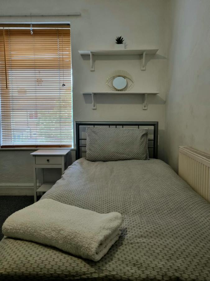 Knighton House Villa Leicester Esterno foto