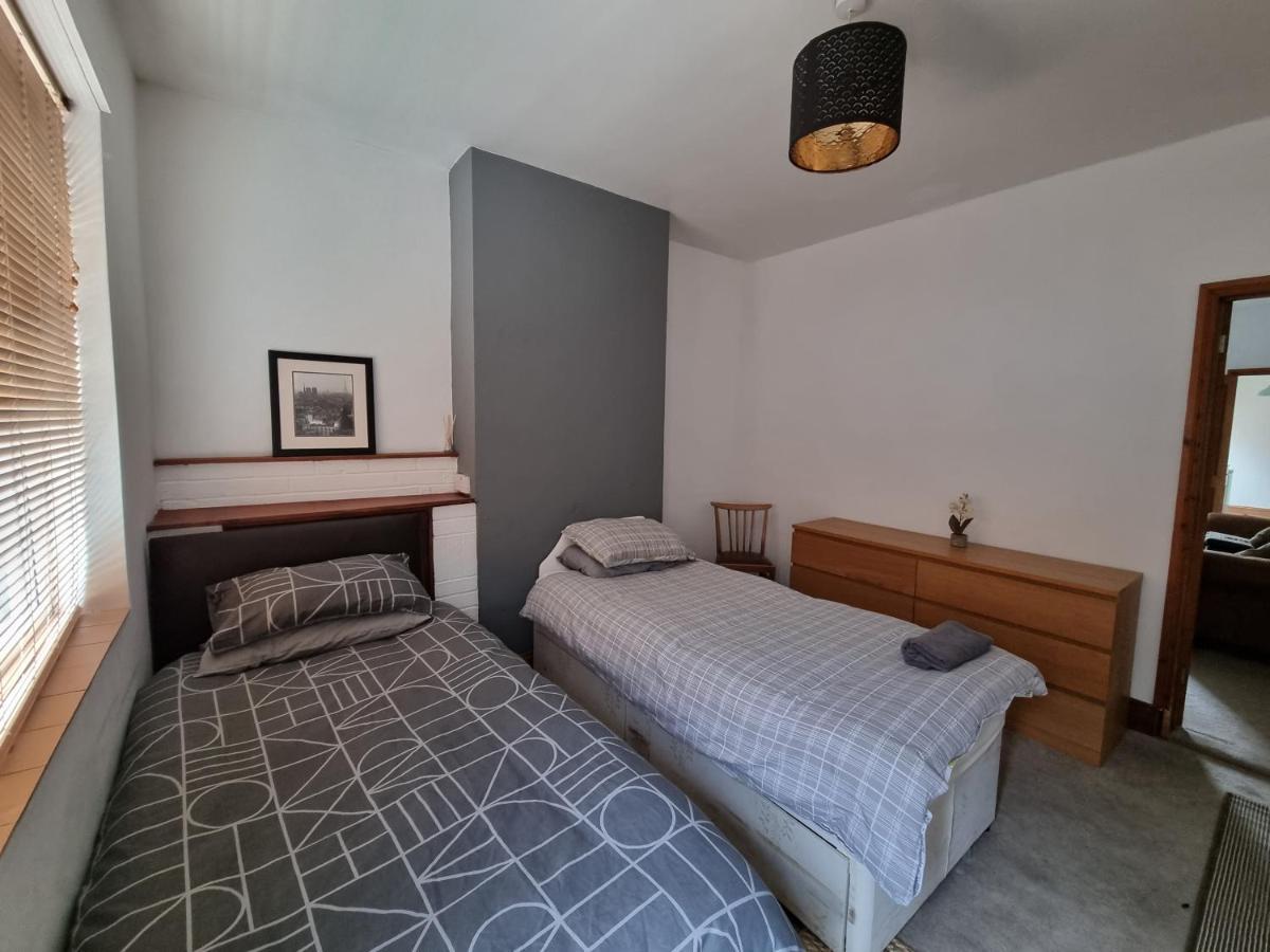 Knighton House Villa Leicester Esterno foto